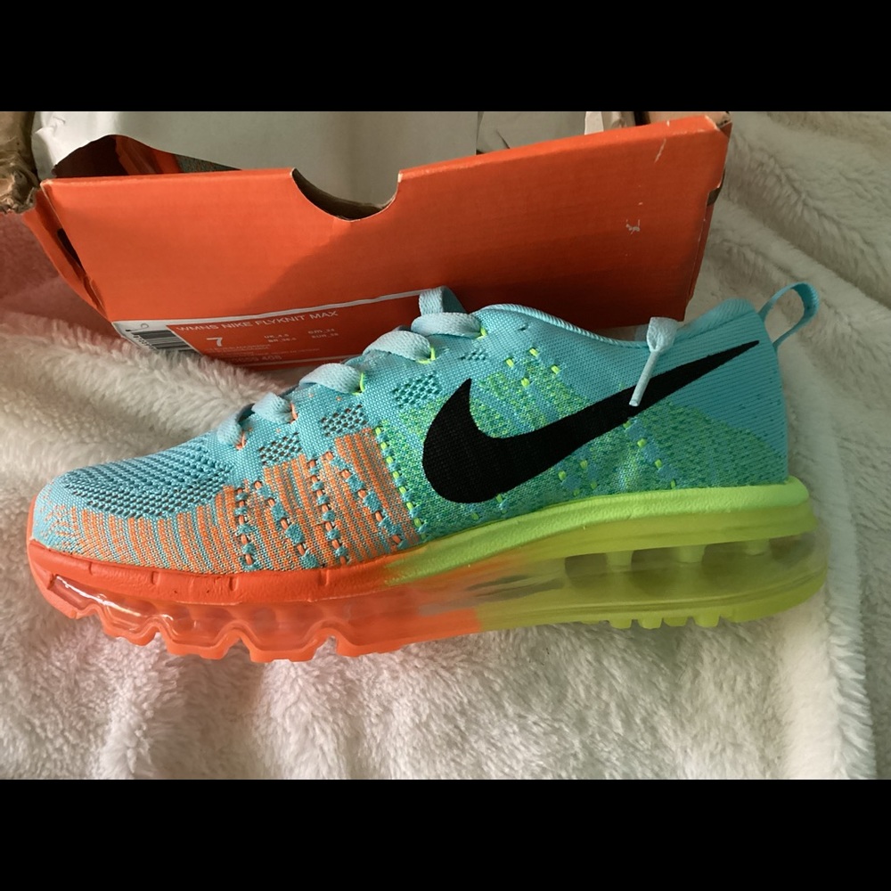 Nike Flyknit Max ice blue/black/orange